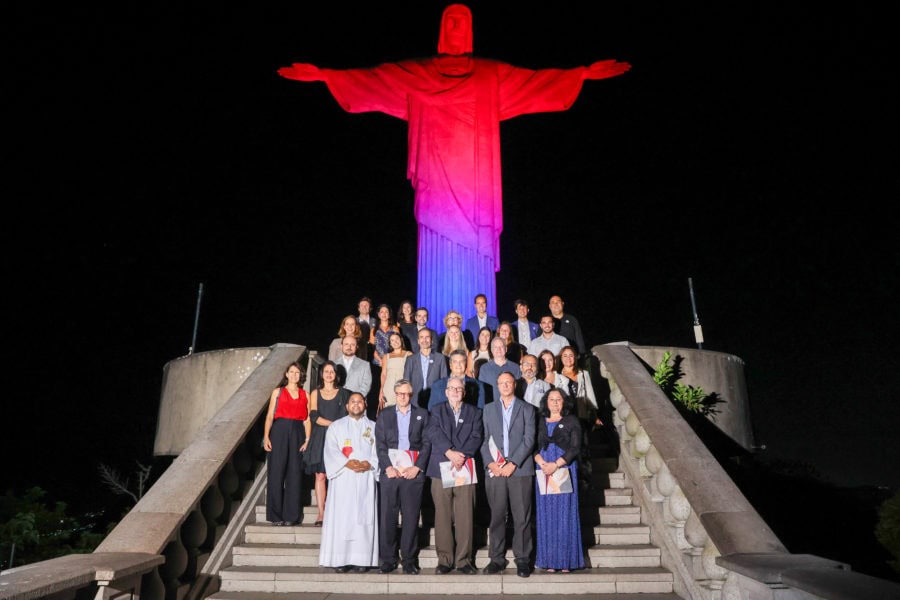 Aliança contra a hipertensão: Sociedade Médica ilumina Cristo Redentor